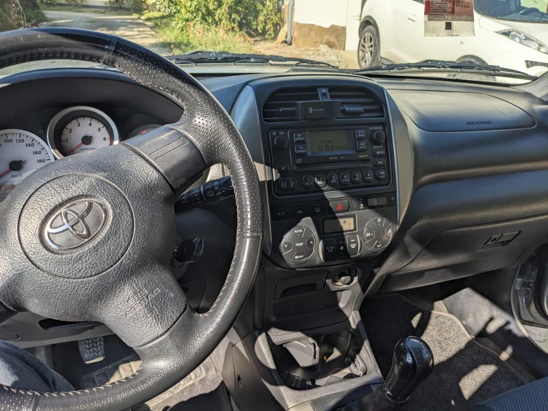 Toyota Rav4, снимка 8 - Автомобили и джипове - 47663871