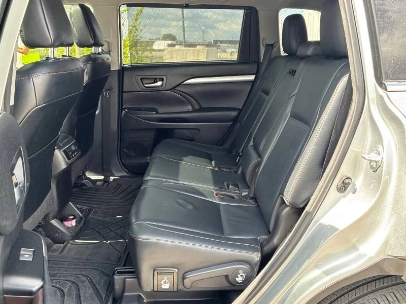 Toyota Highlander * AWD XLE * 7 МЕСТЕН * КОМПЛЕКТ ГУМИ * ДИСТРОНИК, снимка 13 - Автомобили и джипове - 55750583