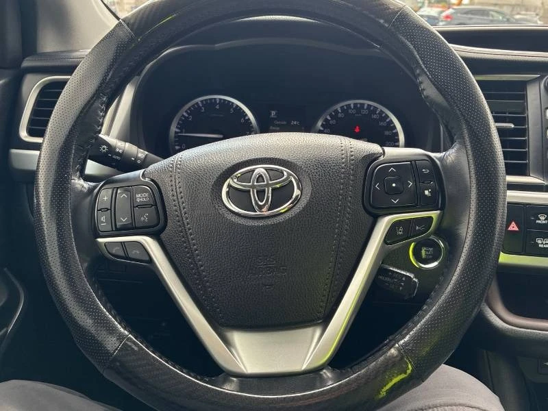 Toyota Highlander * AWD XLE * 7 МЕСТЕН * КОМПЛЕКТ ГУМИ * ДИСТРОНИК, снимка 7 - Автомобили и джипове - 55750583