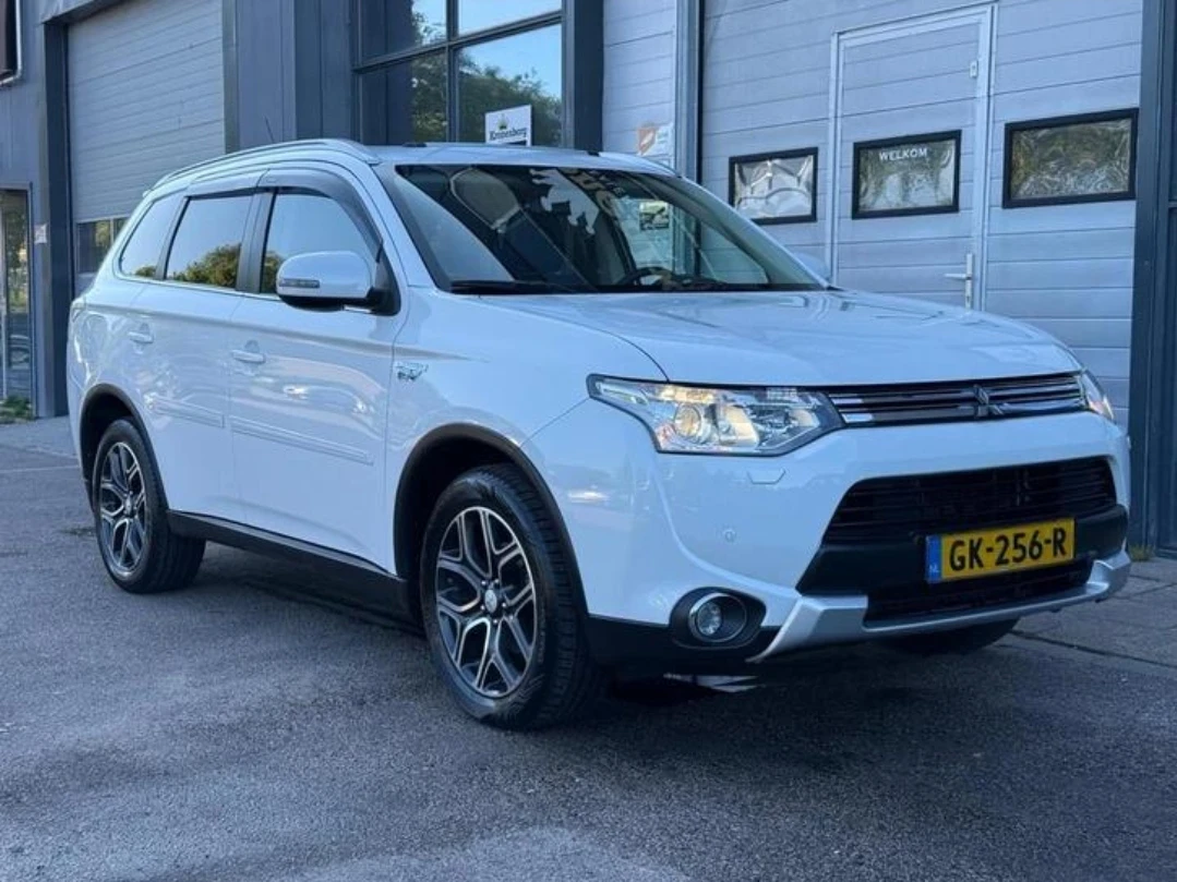 Mitsubishi Outlander Phev , Full max - изображение 6