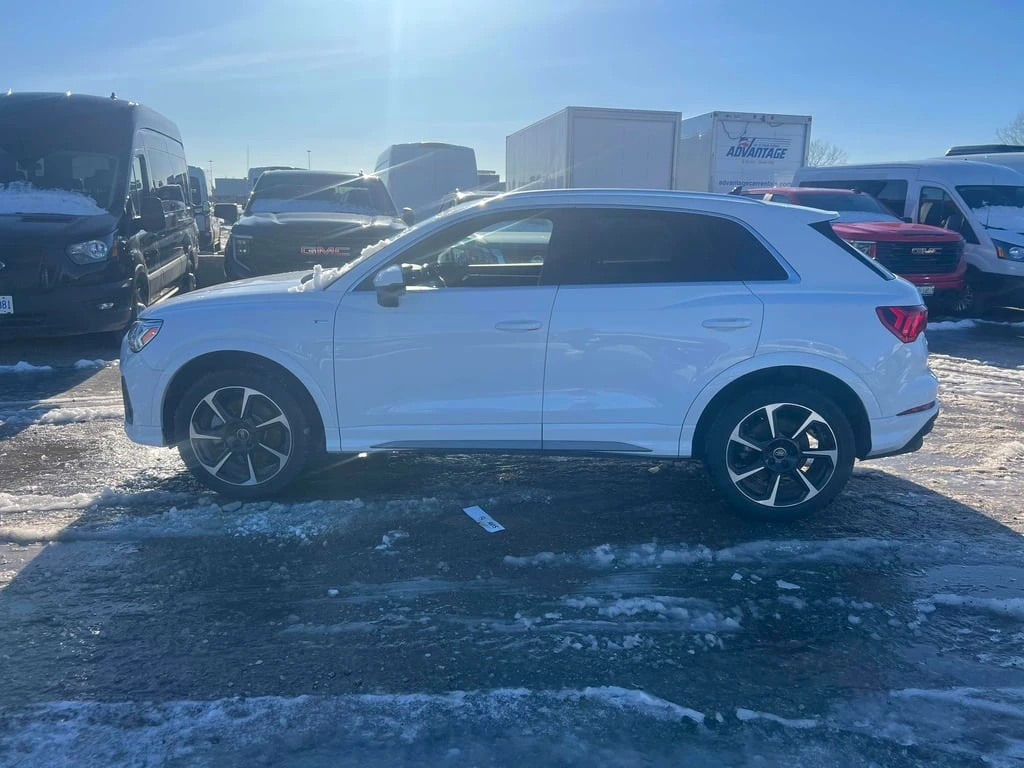 Audi Q3 * Progressiv * CARFAX * БЕЗ ПЪРВОНАЧАЛНА ВНОСКА - изображение 2