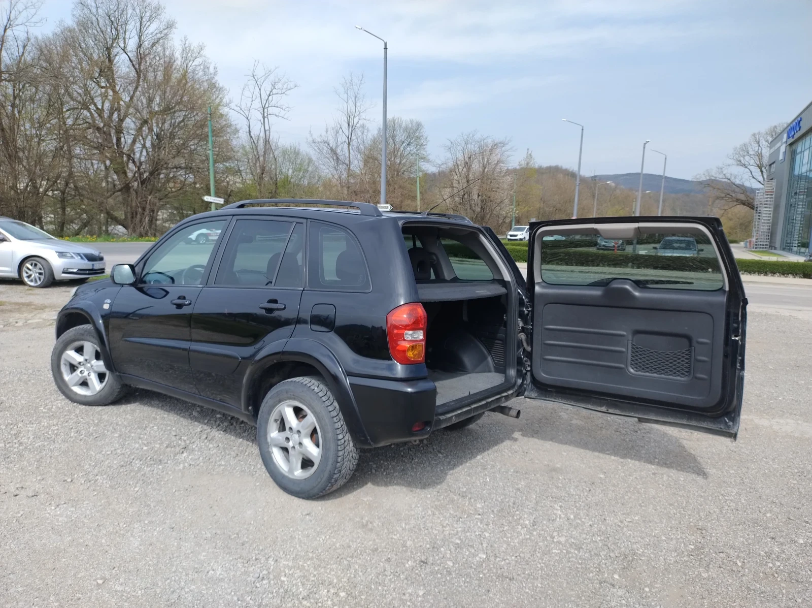 Toyota Rav4 2.0 D4D, снимка 7 - Автомобили и джипове - 54218665