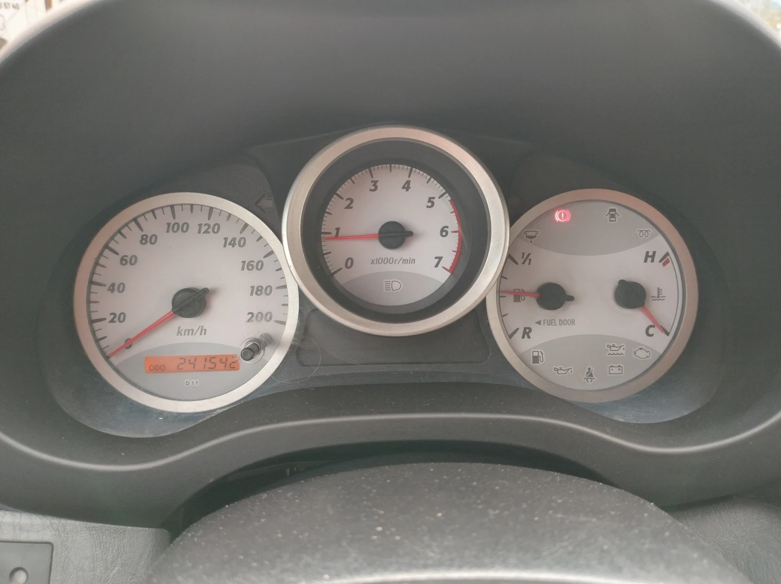 Toyota Rav4 2.0 D4D, снимка 12 - Автомобили и джипове - 54218665