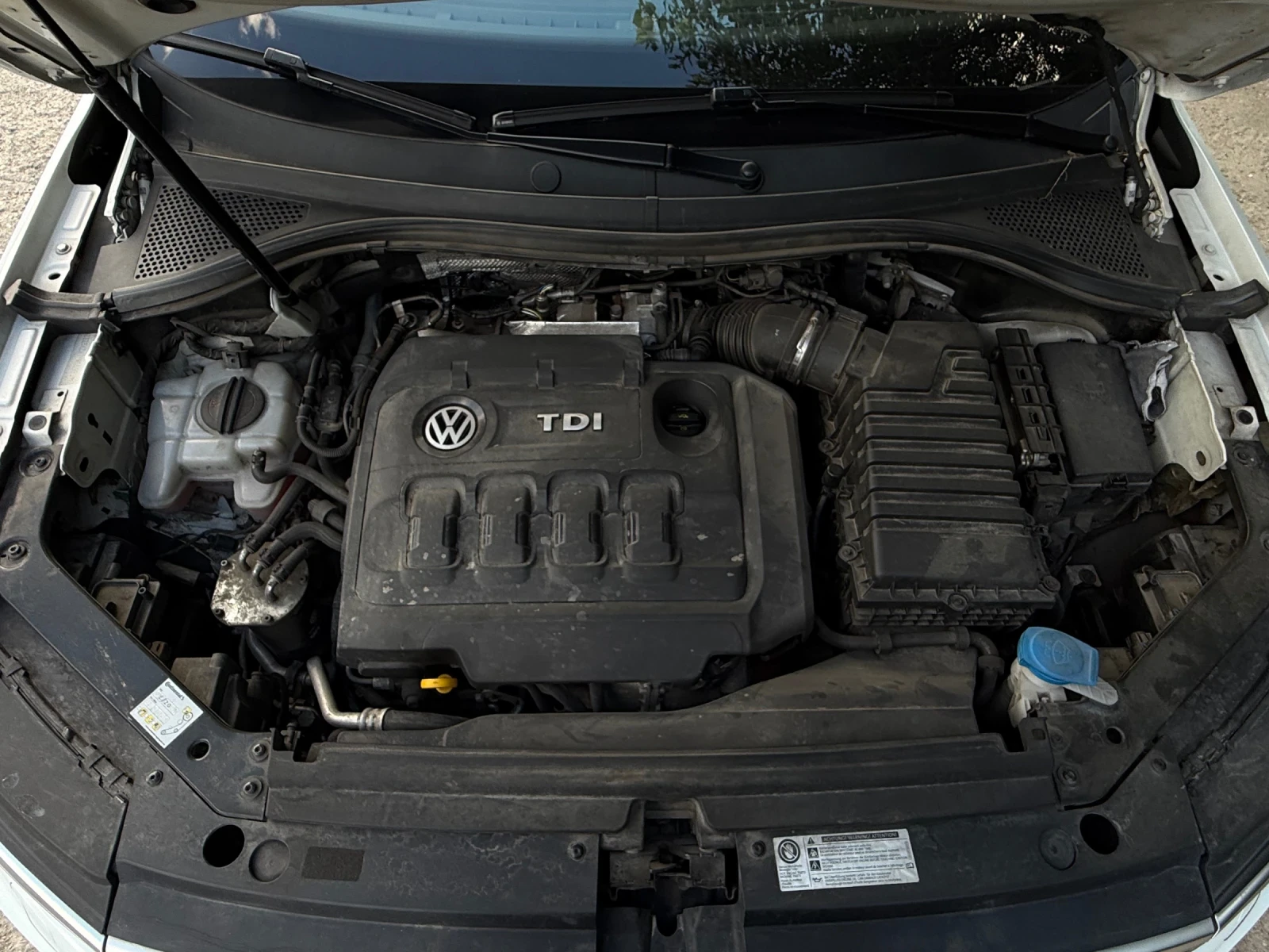 VW Tiguan 2.0 BiTDI* 4MOTION* R LINE, снимка 14 - Автомобили и джипове - 55287985
