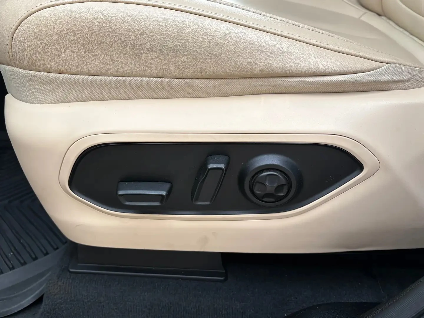 Jeep Grand cherokee LIMITED ЦЕНА ДО БЪЛГАРИЯ АВТОКРЕДИТ, снимка 12 - Автомобили и джипове - 55949858