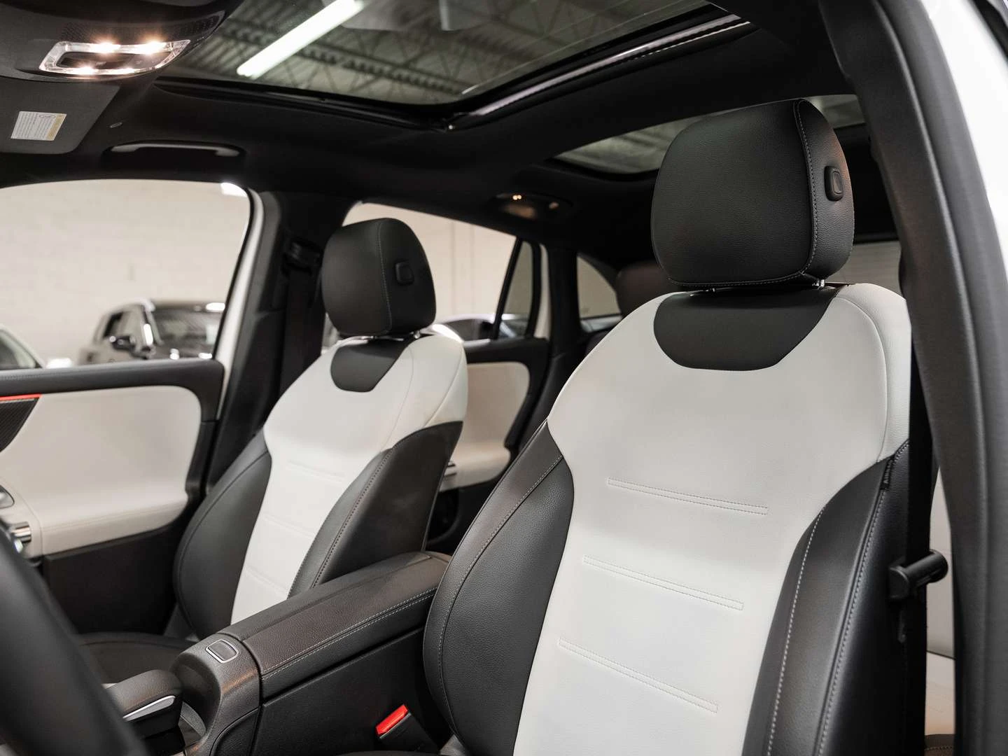 Mercedes-Benz GLA, снимка 15 - Автомобили и джипове - 56115281