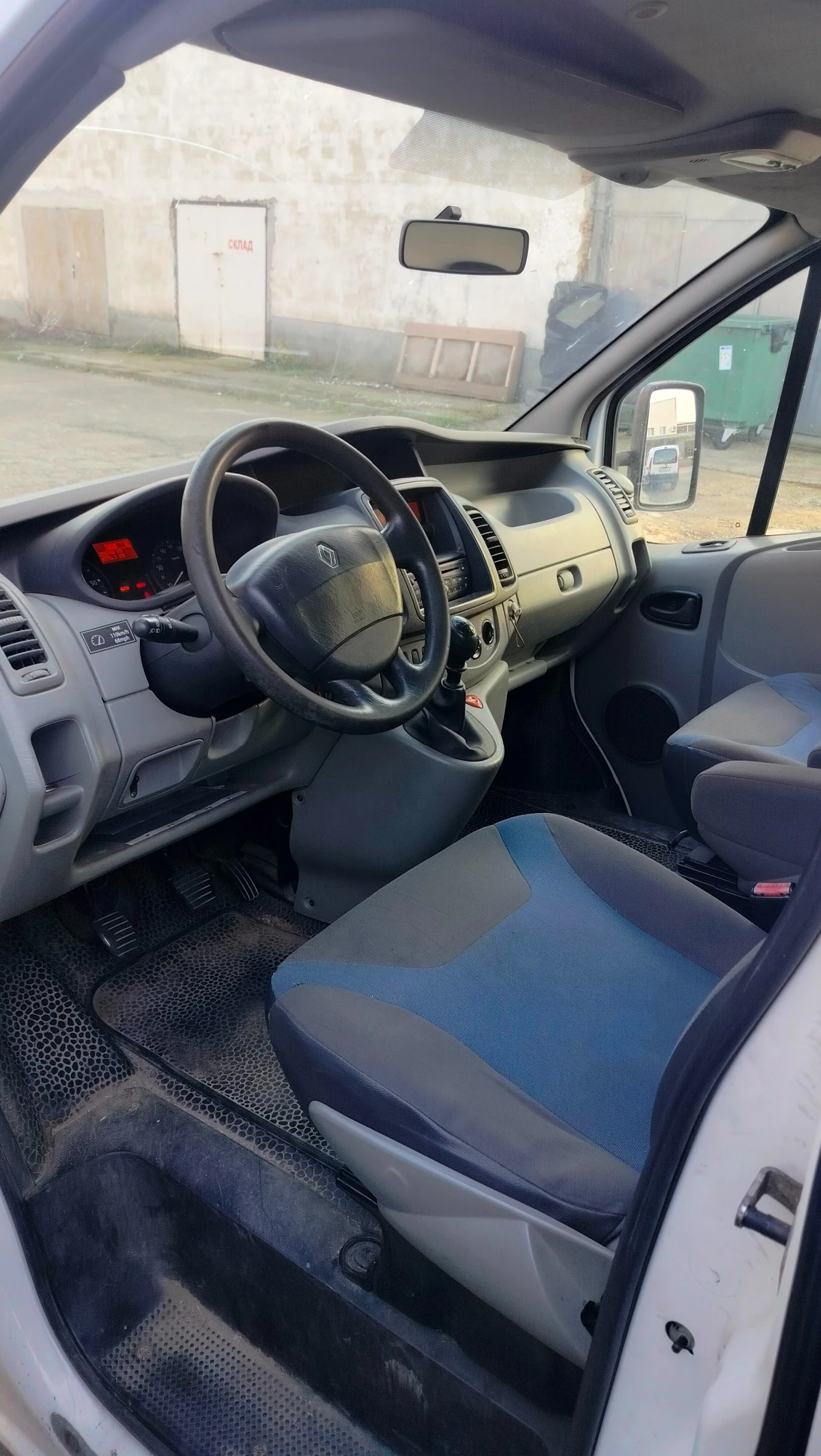 Renault Trafic dci 115 - изображение 7