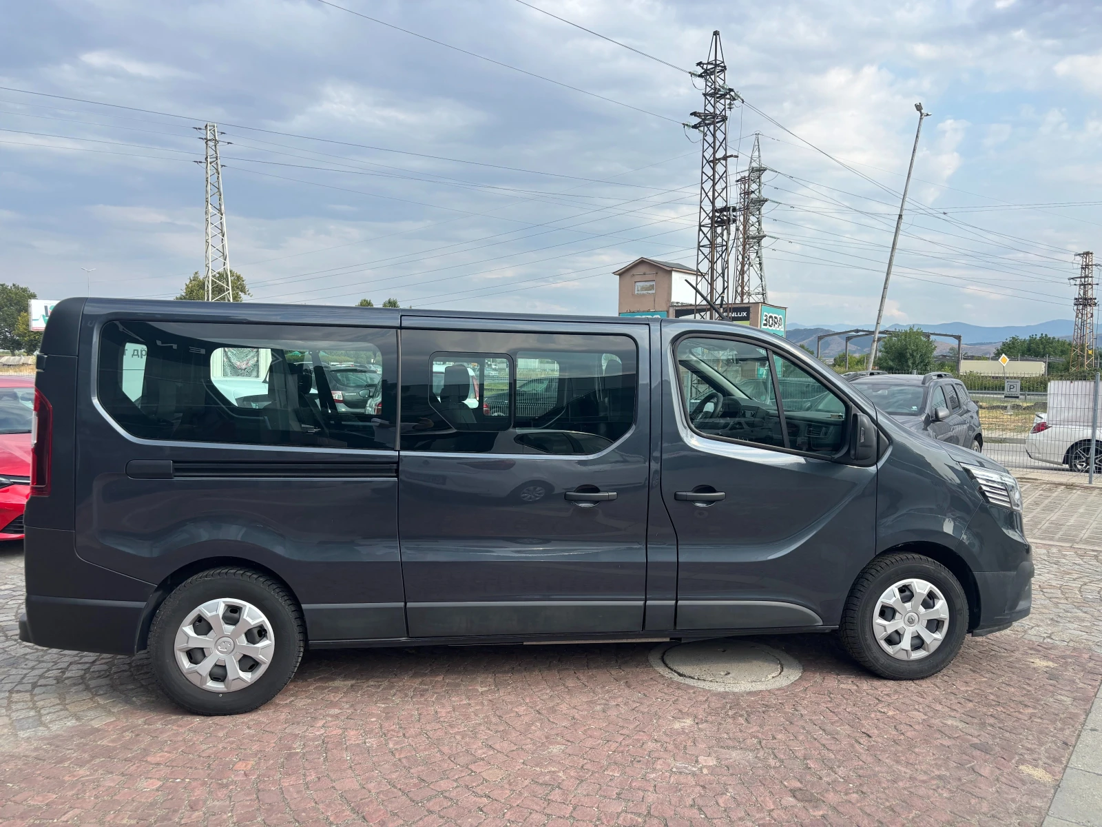 Renault Trafic 8+ 1 места Blue dCi 150 к.с. BVM6 - изображение 3