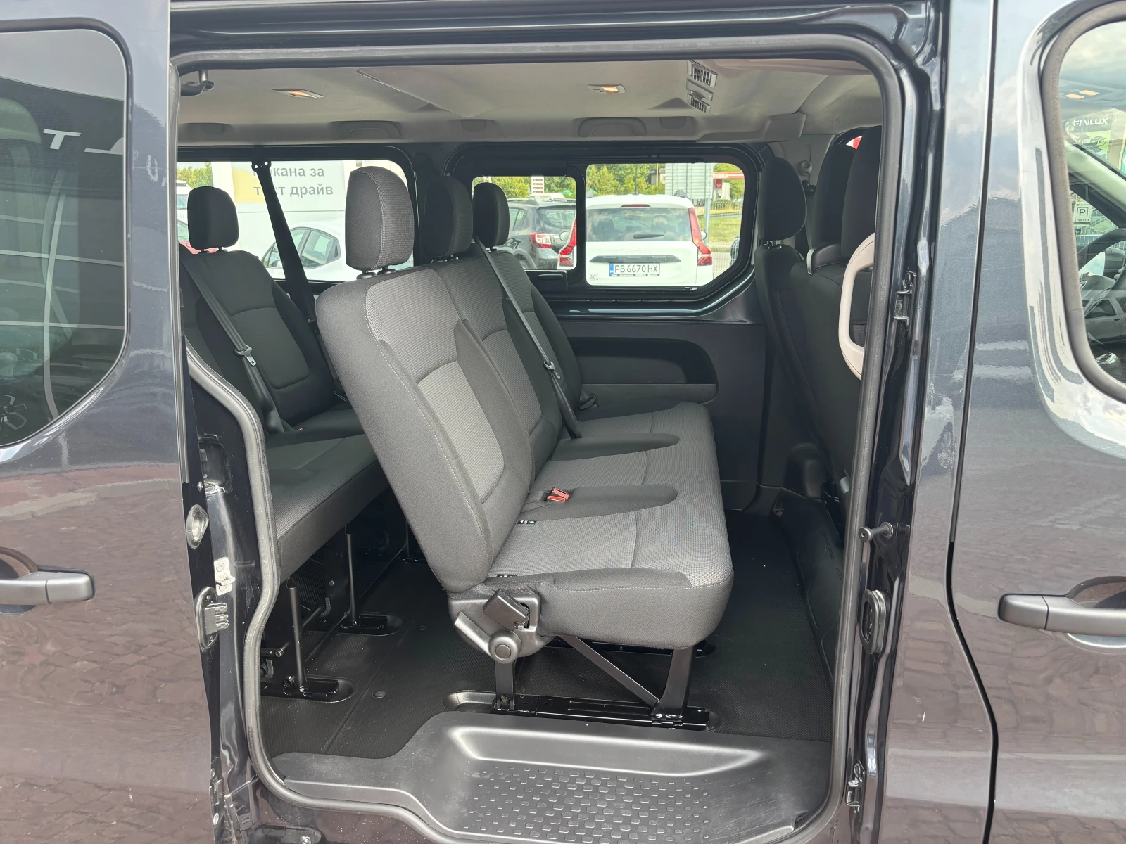 Renault Trafic 8+ 1 места Blue dCi 150 к.с. BVM6 - изображение 9