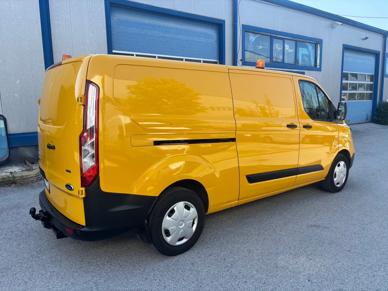 Ford Transit Custom 2.0 EcoBlue-105kc, снимка 2 - Бусове и автобуси - 55101540