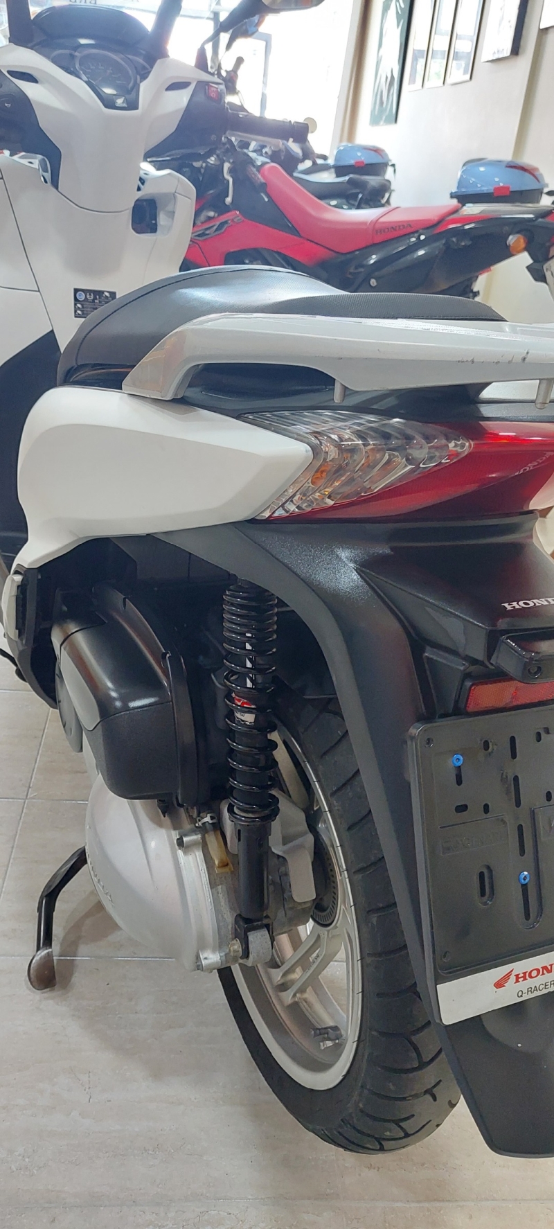 Honda Sh 300 Led, снимка 6 - Мотоциклети и мототехника - 43214092