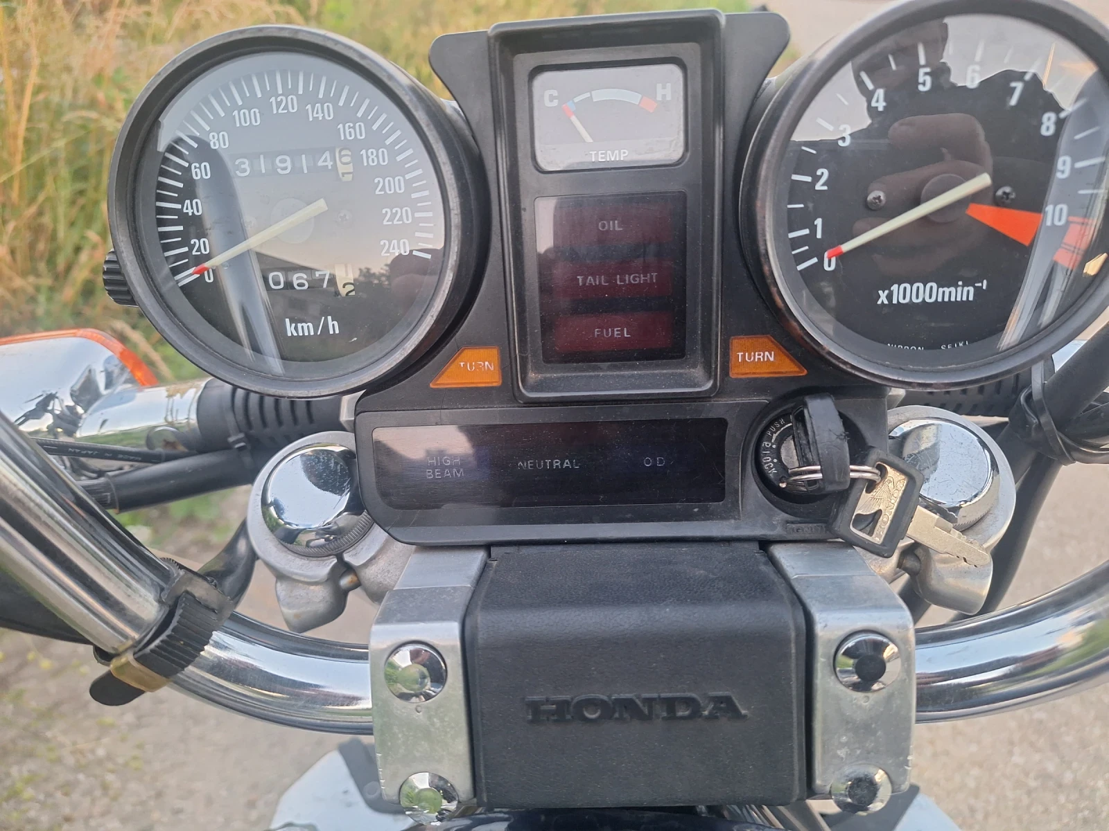Honda Magna, снимка 2 - Мотоциклети и мототехника - 55994651