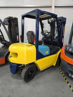   Komatsu 