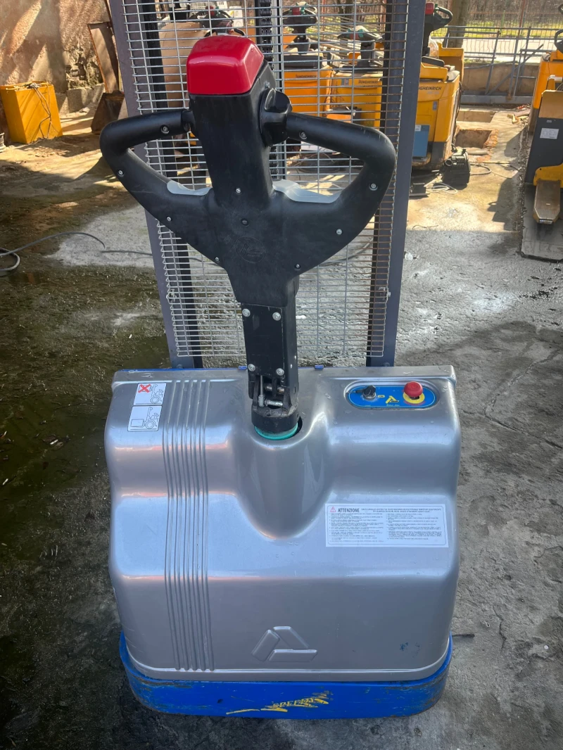 Електрокар Други Палетна количка стакер Armani, снимка 2 - Индустриална техника - 53580580