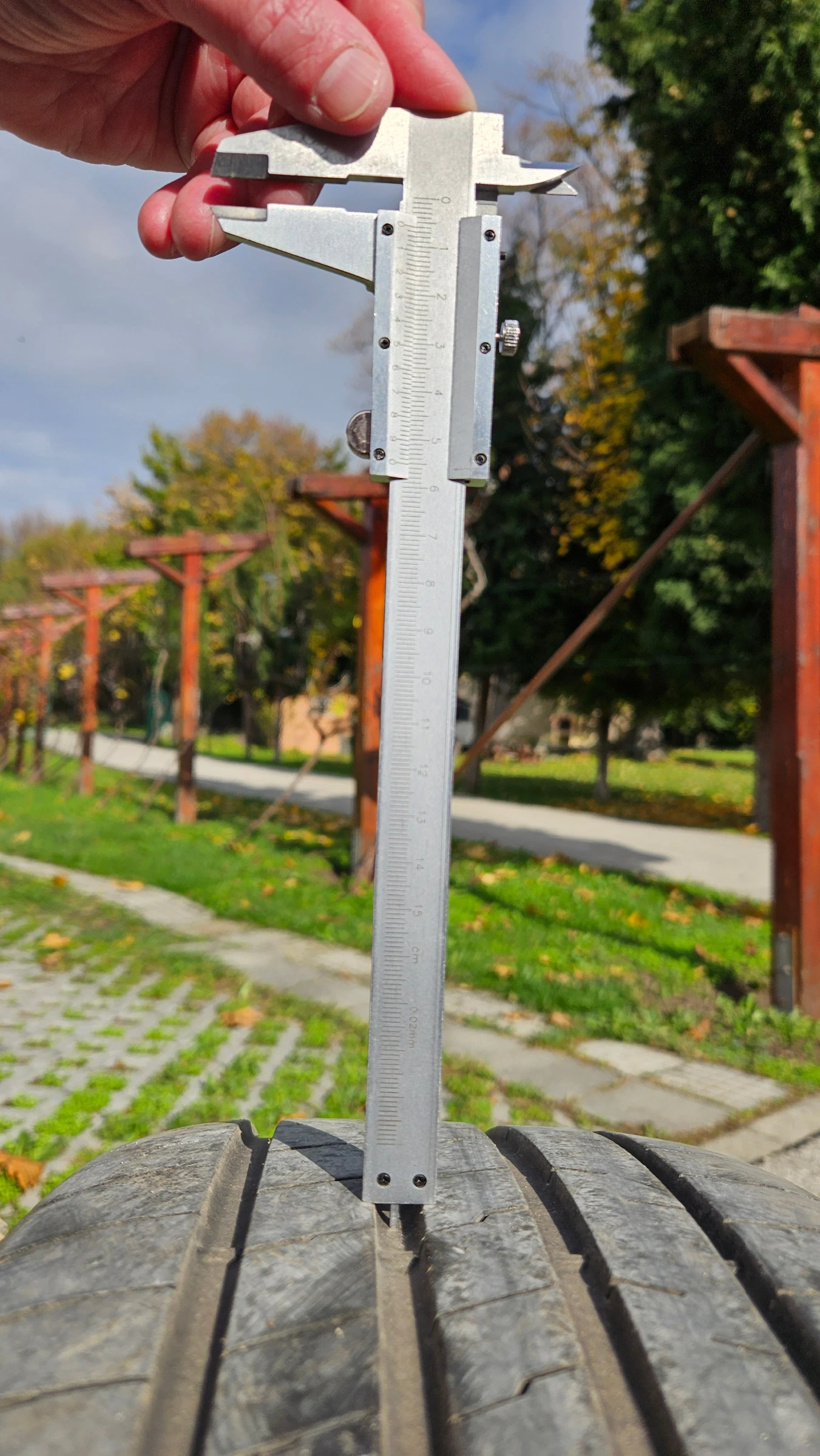 Гуми Летни 215/50R19, снимка 5 - Гуми и джанти - 53736910