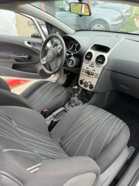Opel Corsa 1.2i обслужена топ състояние, снимка 8