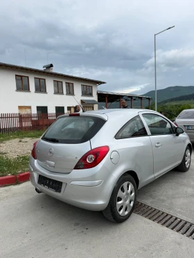 Opel Corsa 1.2i обслужена топ състояние, снимка 4