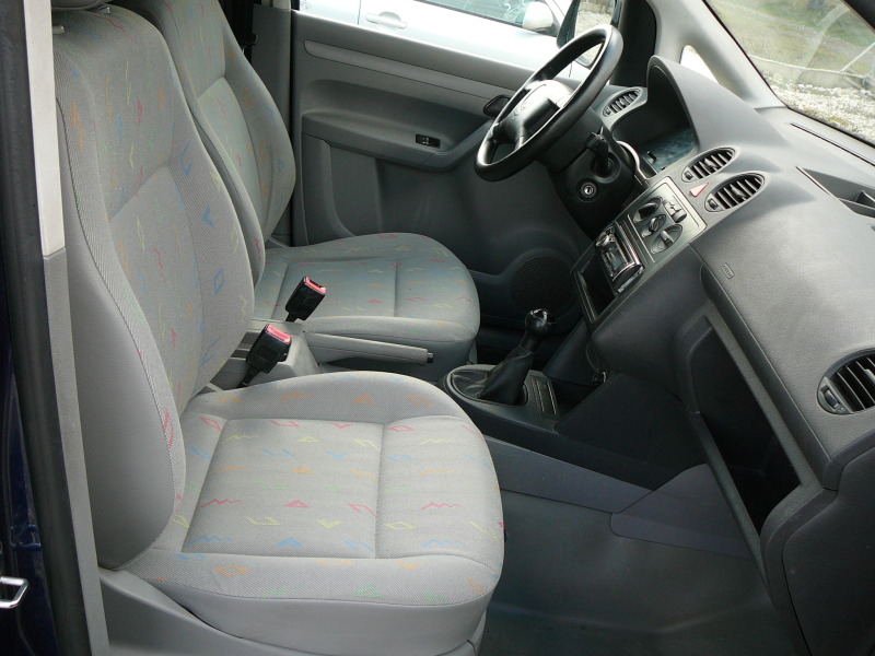VW Caddy 1.9 tdi клима, снимка 9 - Автомобили и джипове - 44280442
