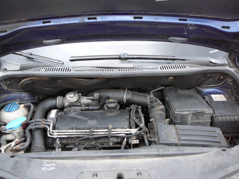VW Caddy 1.9 tdi клима, снимка 14 - Автомобили и джипове - 44280442