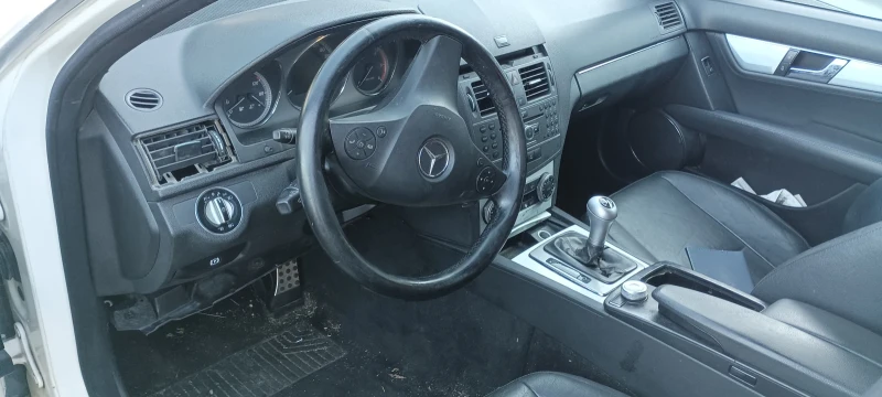 Mercedes-Benz C 320, снимка 6 - Автомобили и джипове - 48118892