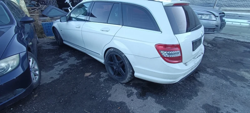 Mercedes-Benz C 320, снимка 5 - Автомобили и джипове - 48118892