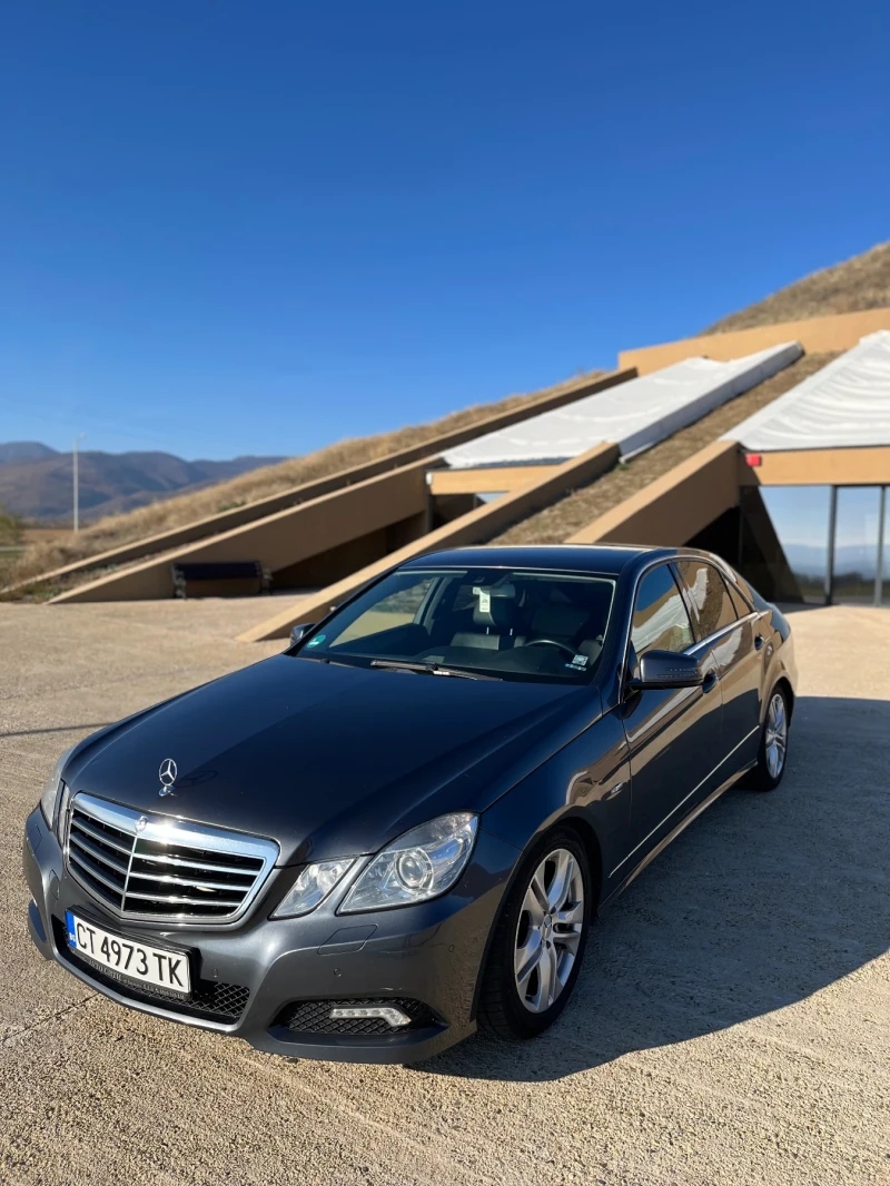 Mercedes-Benz E 350 Топ състояние, снимка 1 - Автомобили и джипове - 48727196