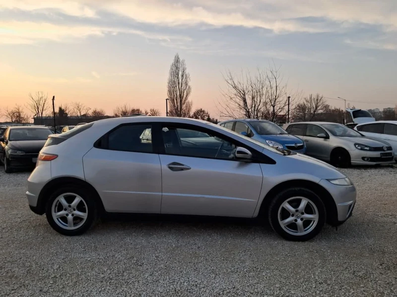 Honda Civic 2.2 CTDi, снимка 7 - Автомобили и джипове - 48992206