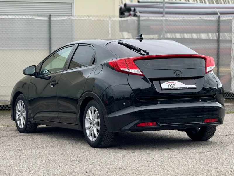 Honda Civic 1.8i Swiss Autom , снимка 4 - Автомобили и джипове - 50561914