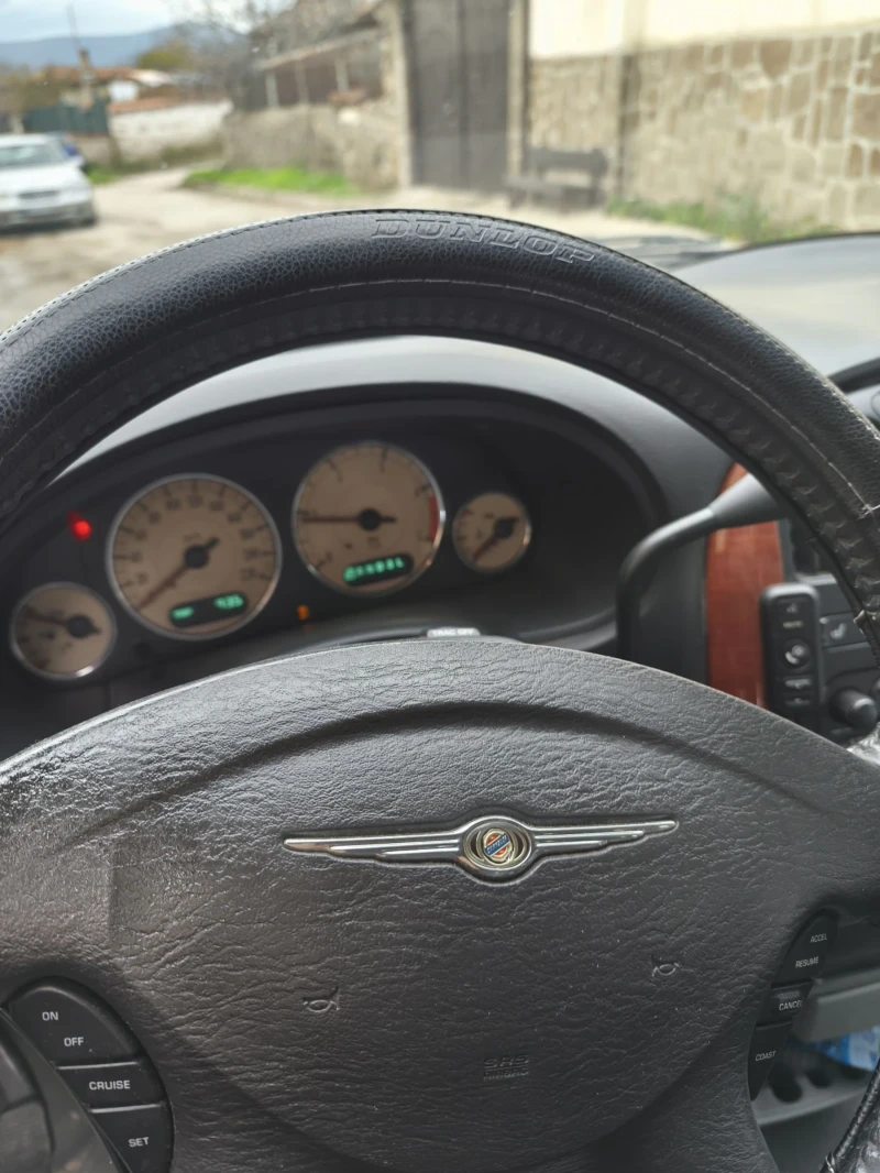 Chrysler Voyager Регистриран , снимка 10 - Автомобили и джипове - 52660736