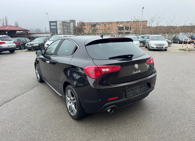 Alfa Romeo Giulietta 1.6M-JET - УНИКАТ - РЕАЛНИ КИЛОМЕТРИ, снимка 7 - Автомобили и джипове - 52663785