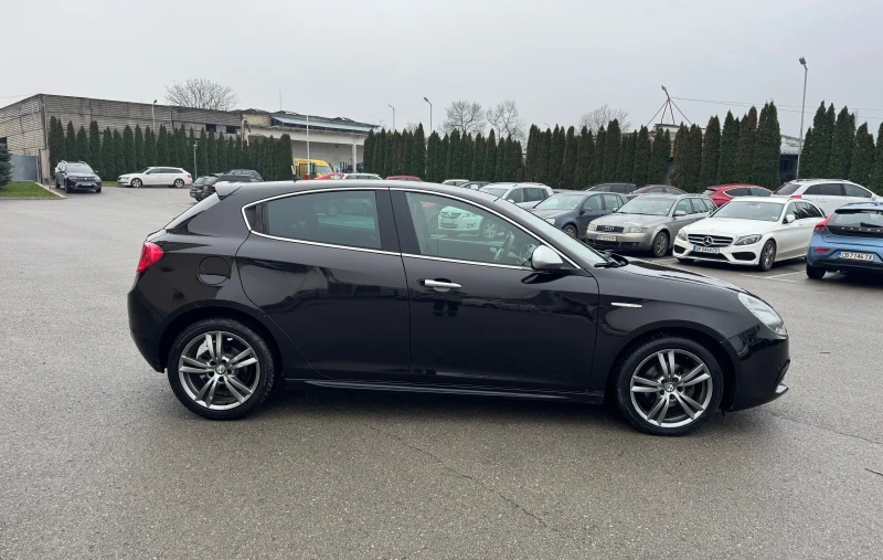 Alfa Romeo Giulietta 1.6M-JET - УНИКАТ - РЕАЛНИ КИЛОМЕТРИ, снимка 4 - Автомобили и джипове - 52663785