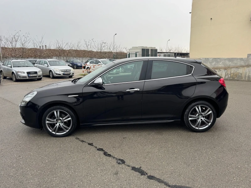 Alfa Romeo Giulietta 1.6M-JET - УНИКАТ - РЕАЛНИ КИЛОМЕТРИ, снимка 8 - Автомобили и джипове - 52663785