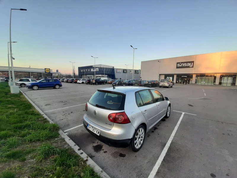 VW Golf 2.0tdi, снимка 4 - Автомобили и джипове - 52792611