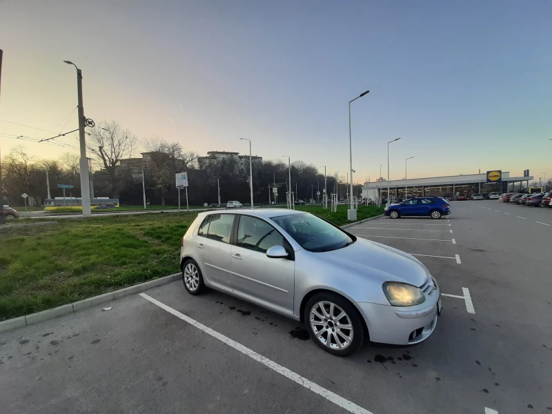 VW Golf 2.0tdi, снимка 5 - Автомобили и джипове - 52792611