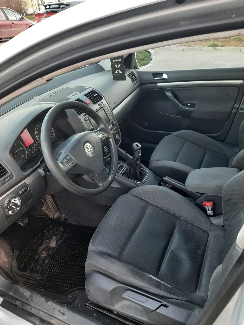 VW Golf 2.0tdi, снимка 13 - Автомобили и джипове - 52792611
