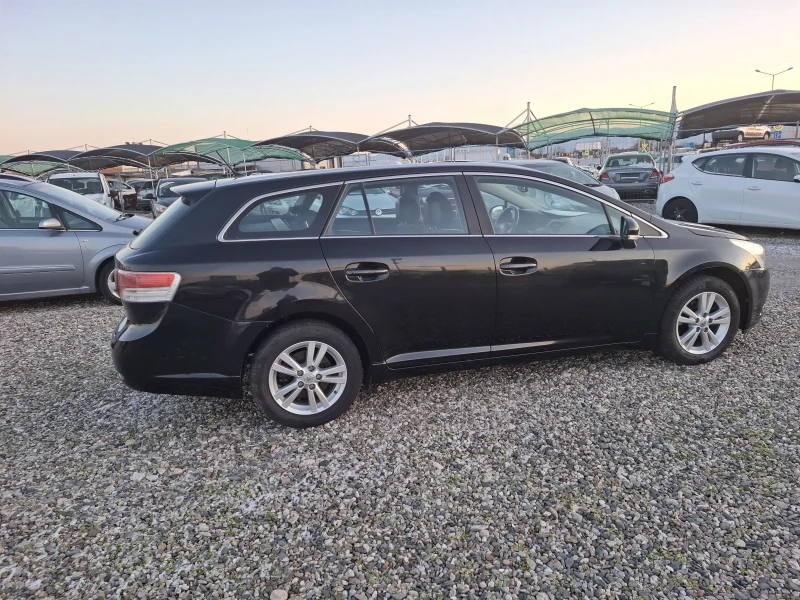 Toyota Avensis 1.8i / 147kc., снимка 13 - Автомобили и джипове - 53077218