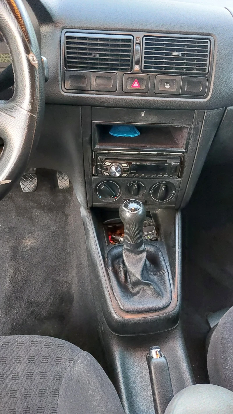 VW Golf IV 1.6, снимка 8 - Автомобили и джипове - 53140746