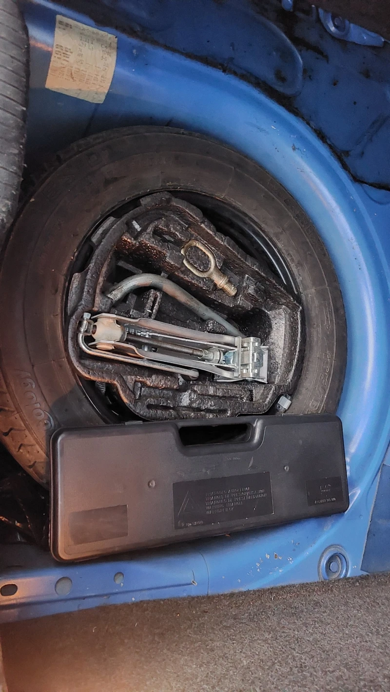 VW Golf IV 1.6, снимка 14 - Автомобили и джипове - 53140746