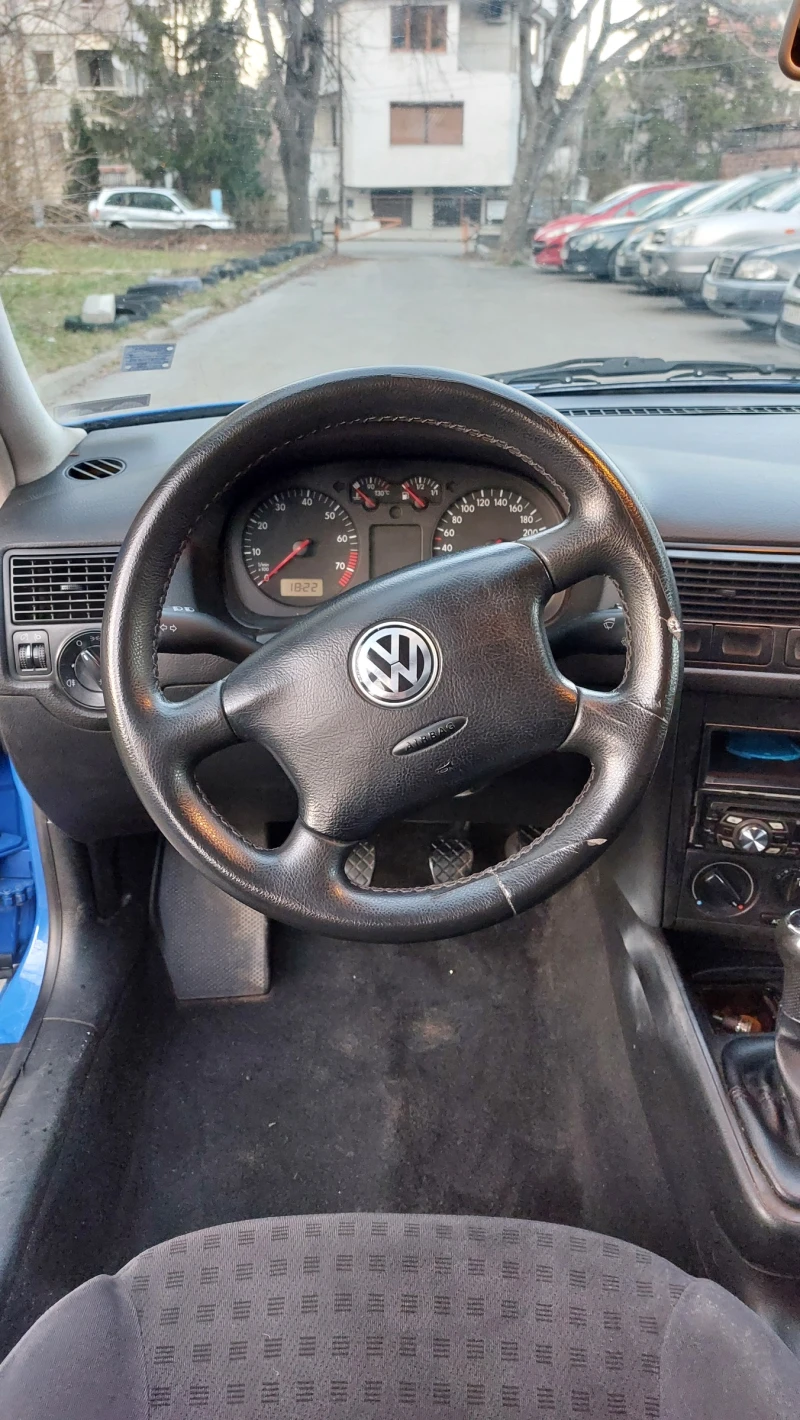 VW Golf IV 1.6, снимка 7 - Автомобили и джипове - 53140746