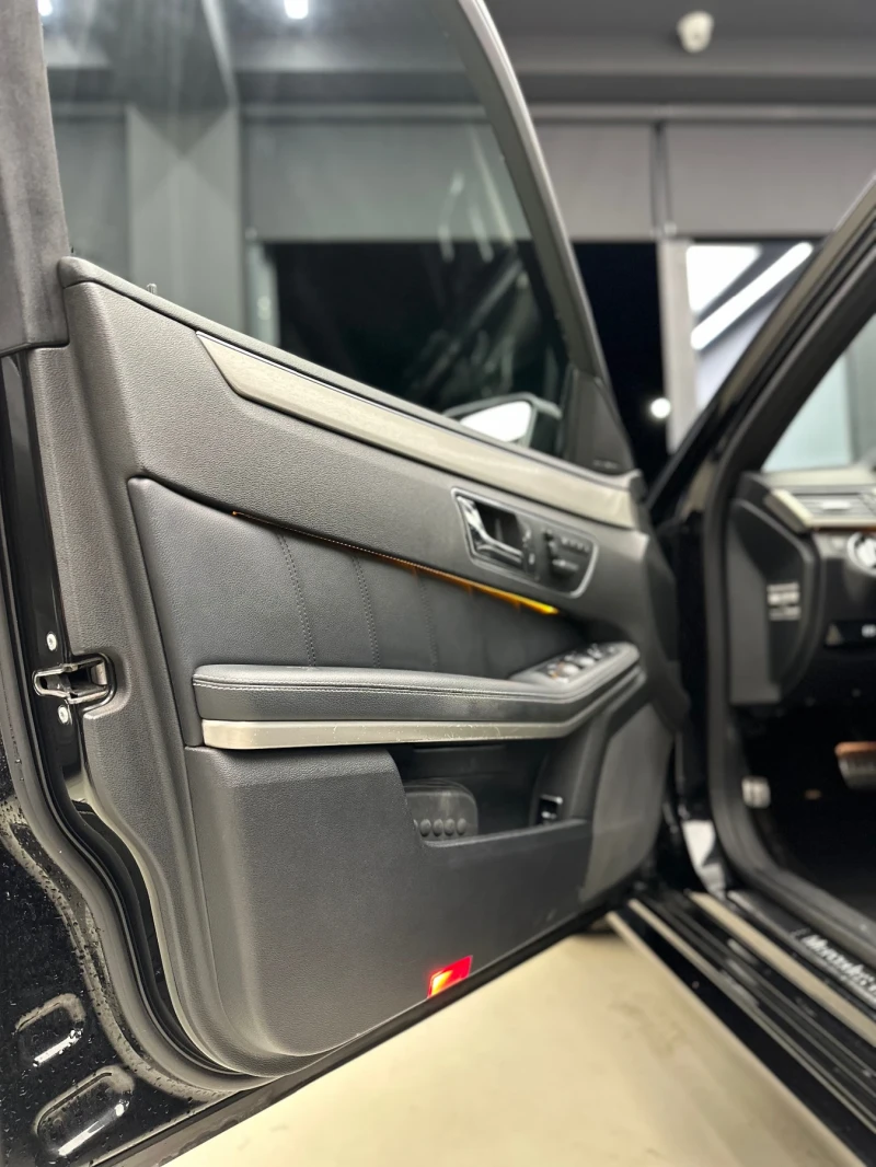 Mercedes-Benz E 350  4MATIC, снимка 10 - Автомобили и джипове - 53451711