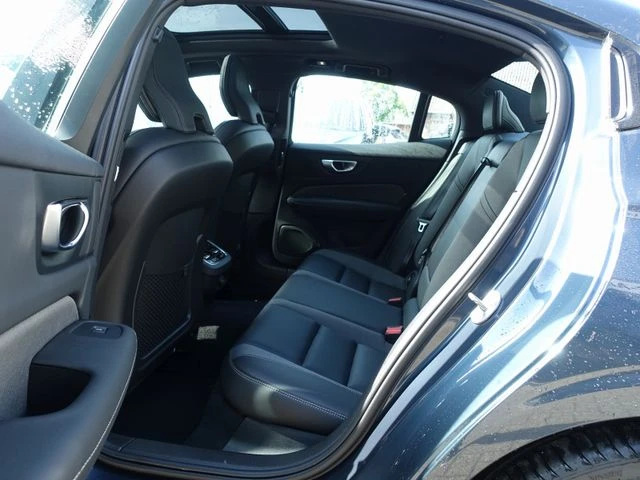 Volvo S60 B5 AWD Ultimate Dark - изображение 7