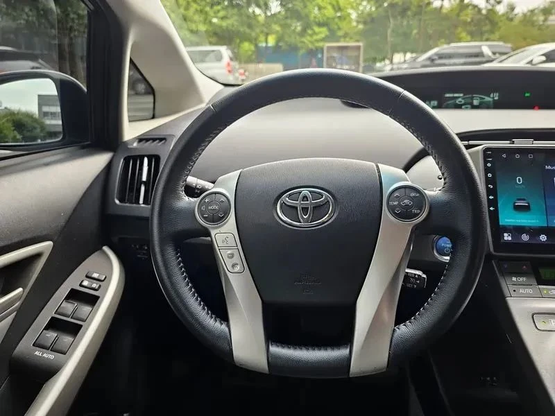 Toyota Prius, снимка 13 - Автомобили и джипове - 56688167