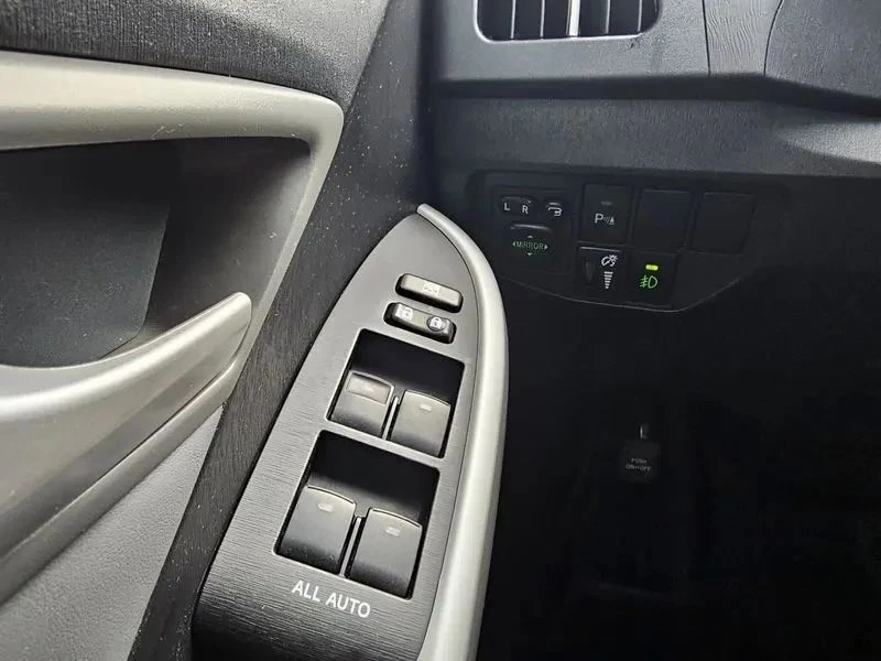 Toyota Prius, снимка 17 - Автомобили и джипове - 56688167