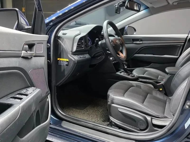 Hyundai Elantra, снимка 10 - Автомобили и джипове - 56724876