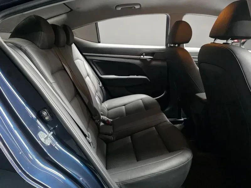 Hyundai Elantra, снимка 11 - Автомобили и джипове - 56724876