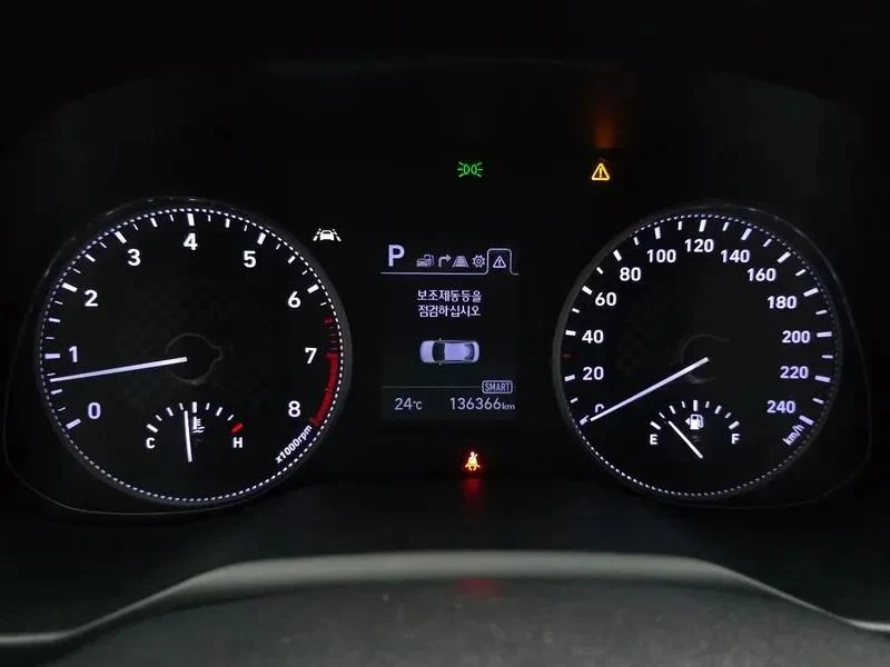 Hyundai Elantra, снимка 8 - Автомобили и джипове - 56724876