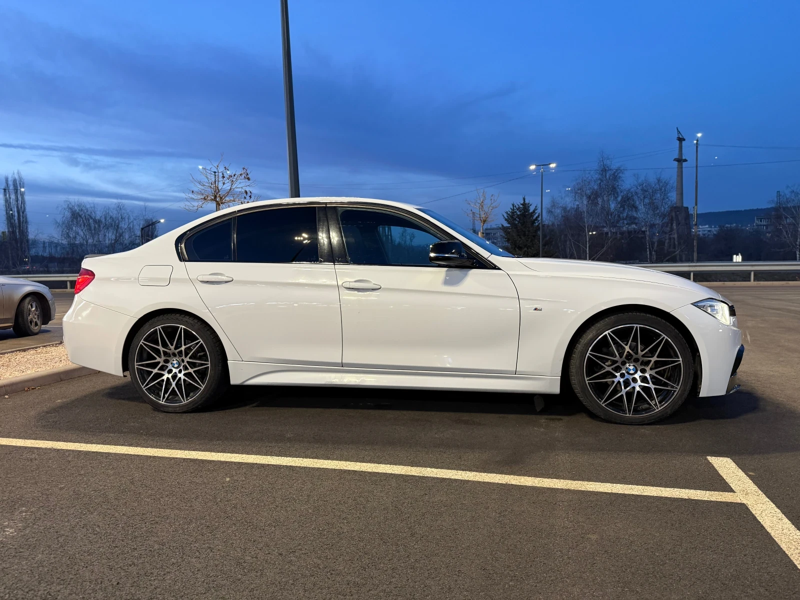 BMW 318 M PERFORMANCE HARMAN-KARDON - изображение 3