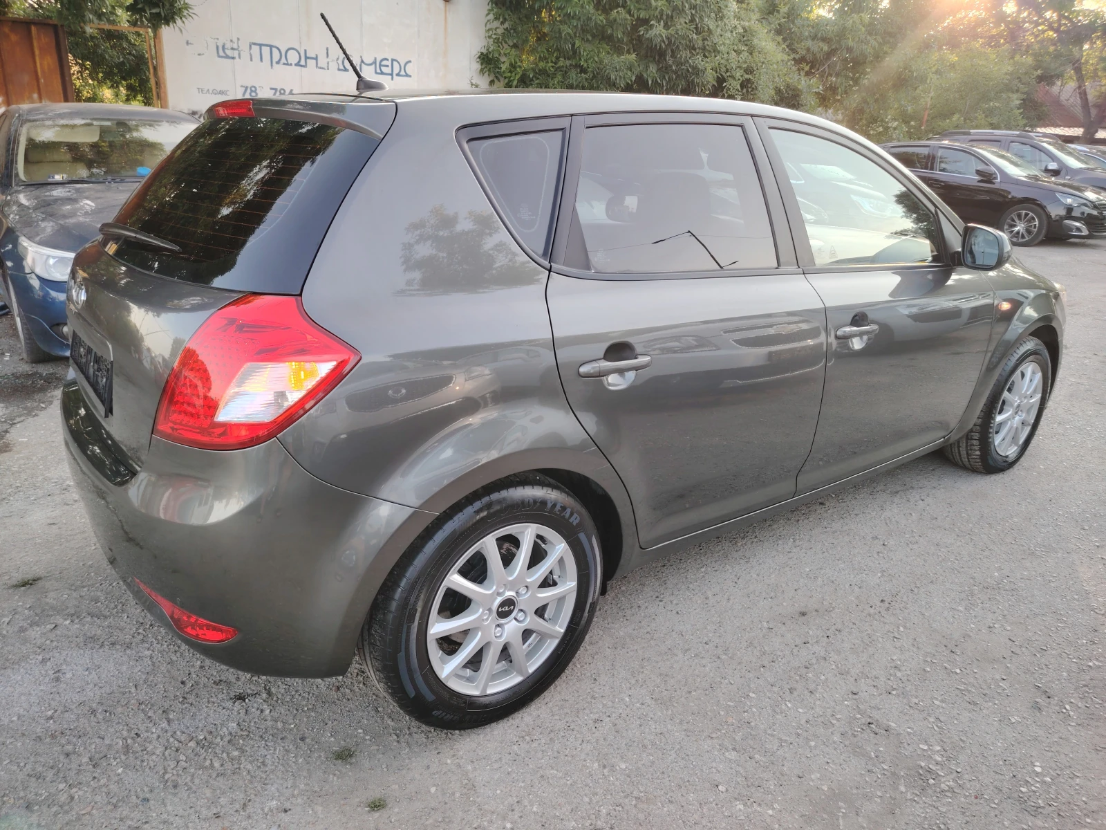 Kia Ceed 1.4i/16v - LUXORI - изображение 5