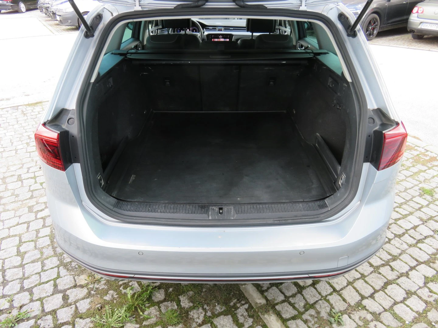 VW Passat 2.0TDI SCR 4MOT DSG | Mobile.bg   7