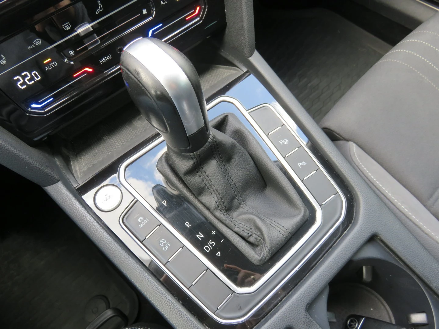 VW Passat 2.0TDI SCR 4MOT DSG | Mobile.bg   11